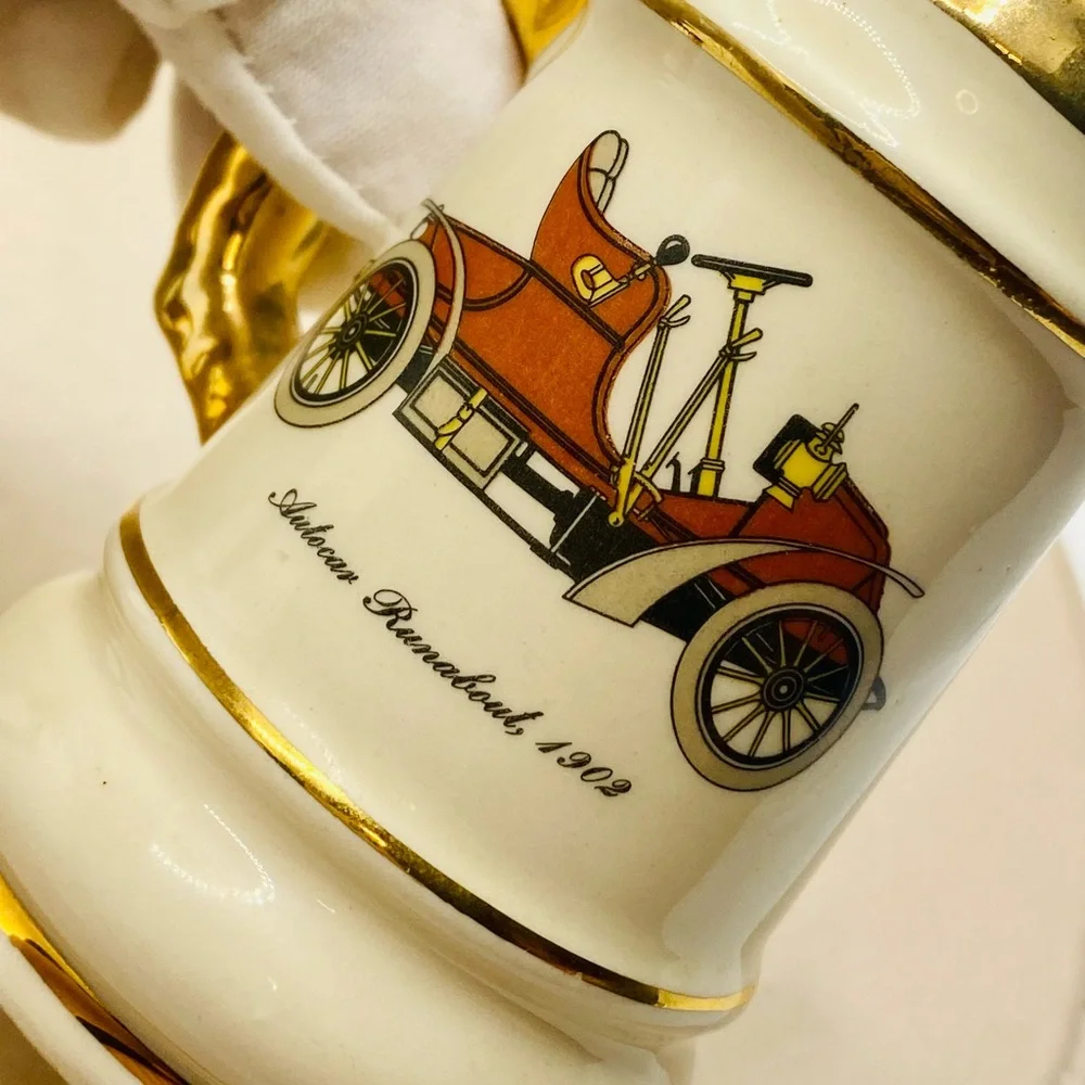EUC Vintage Henry Ford Museum Car Salt & Pepper Shakers